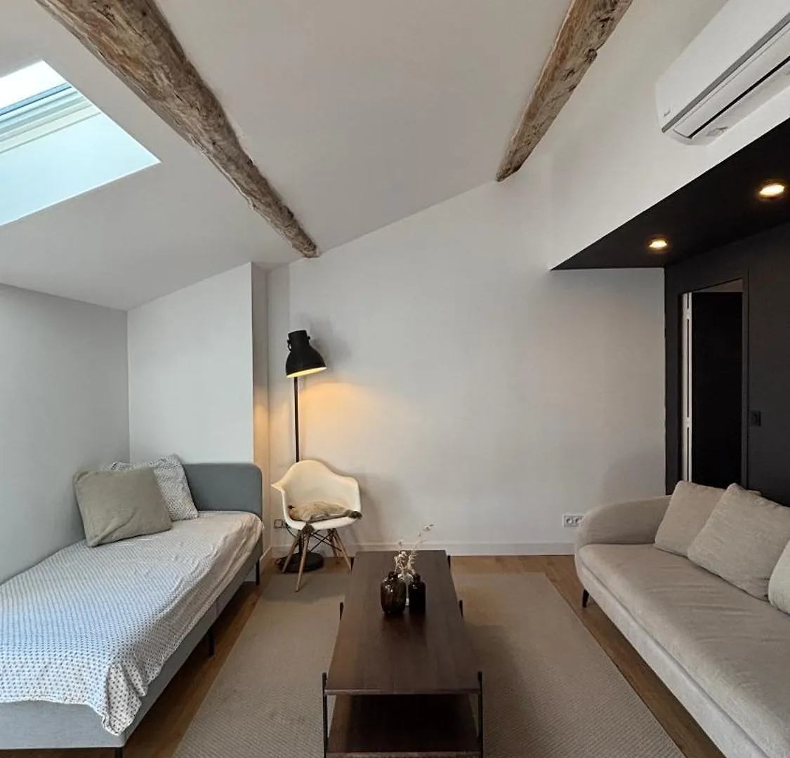 Le Granier Location Apartment Robion en Luberon France